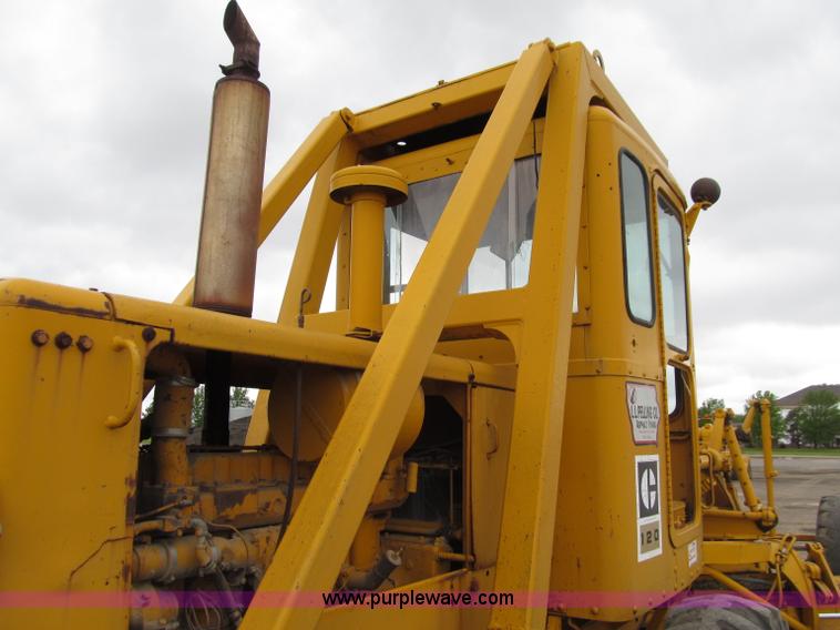 image for item D7375 1971 Caterpillar 120 motor grader
