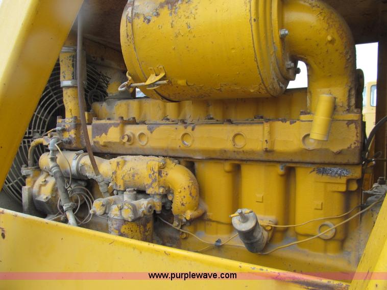image for item D7375 1971 Caterpillar 120 motor grader