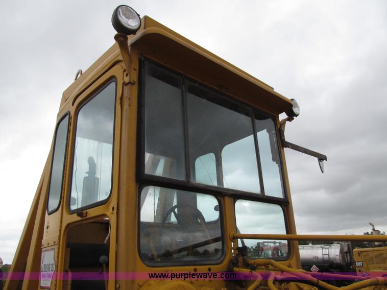 image for item D7375 1971 Caterpillar 120 motor grader