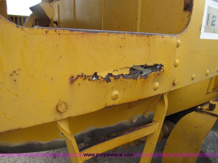 image for item D7375 1971 Caterpillar 120 motor grader