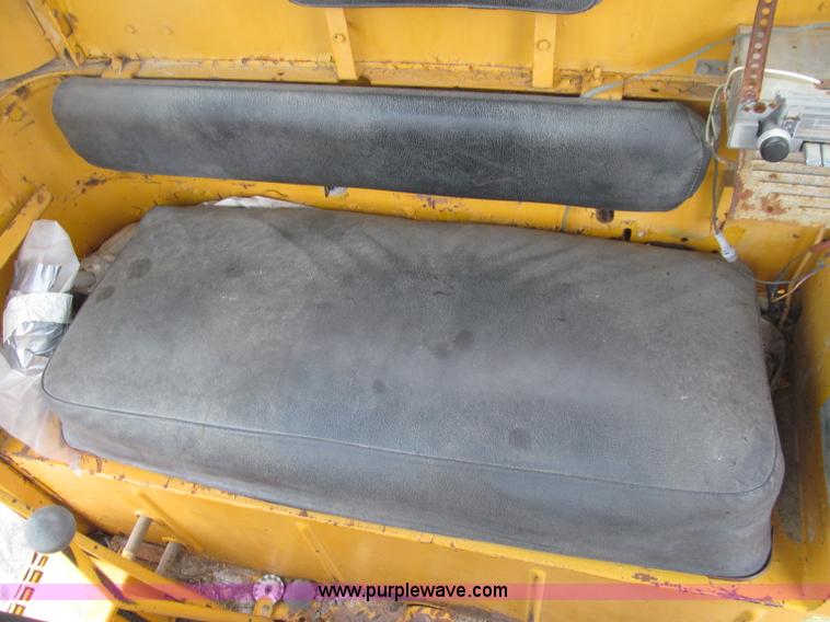 image for item D7375 1971 Caterpillar 120 motor grader