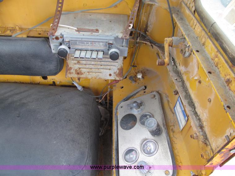 image for item D7375 1971 Caterpillar 120 motor grader