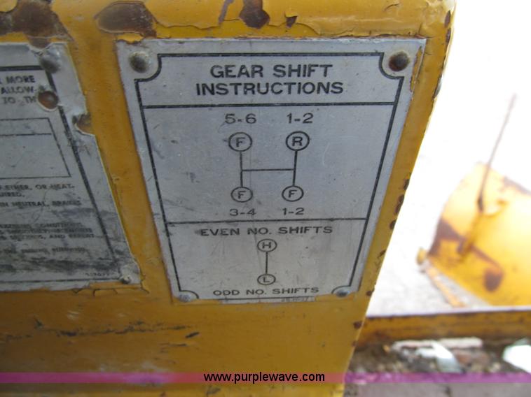 image for item D7375 1971 Caterpillar 120 motor grader