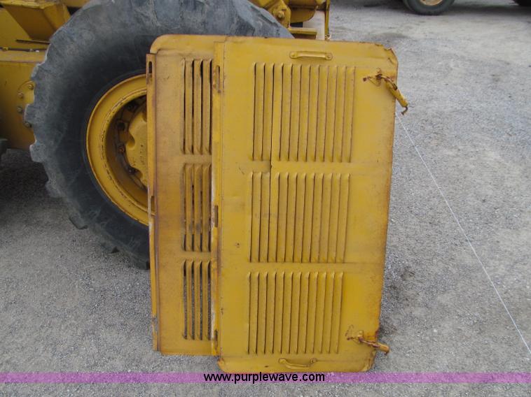 image for item D7375 1971 Caterpillar 120 motor grader