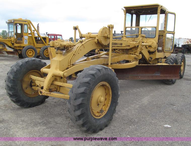image for item D7376 1962 Caterpillar 12E motor grader