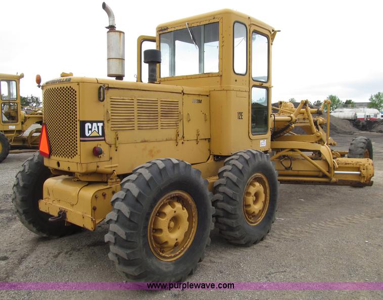 image for item D7376 1962 Caterpillar 12E motor grader