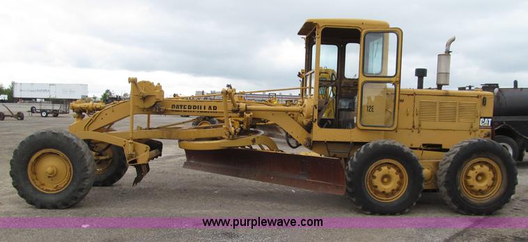 image for item D7376 1962 Caterpillar 12E motor grader