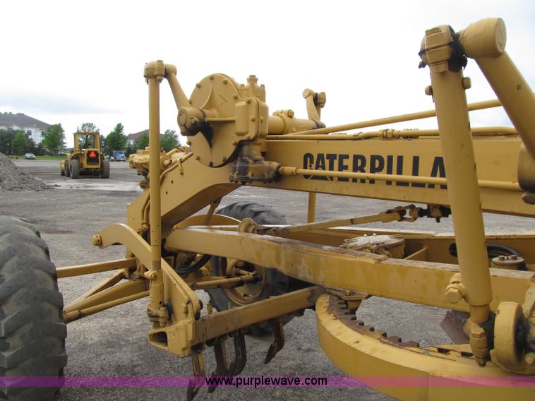 image for item D7376 1962 Caterpillar 12E motor grader
