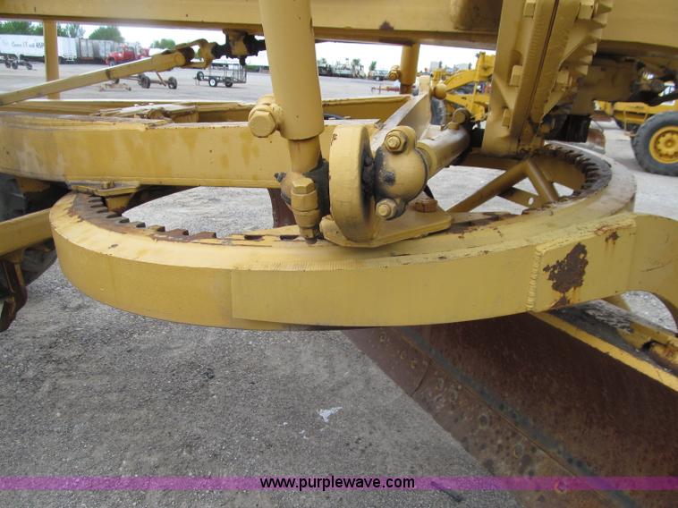 image for item D7376 1962 Caterpillar 12E motor grader