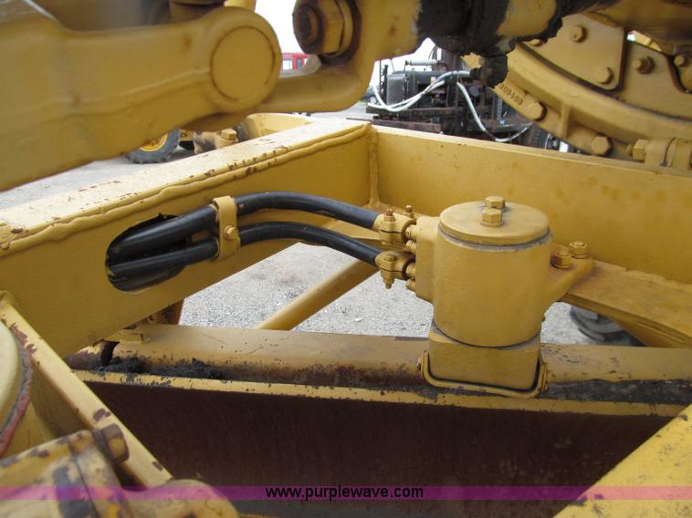 image for item D7376 1962 Caterpillar 12E motor grader