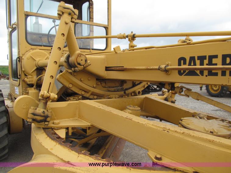 image for item D7376 1962 Caterpillar 12E motor grader