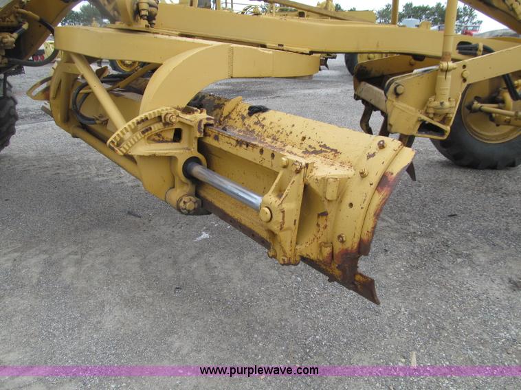 image for item D7376 1962 Caterpillar 12E motor grader