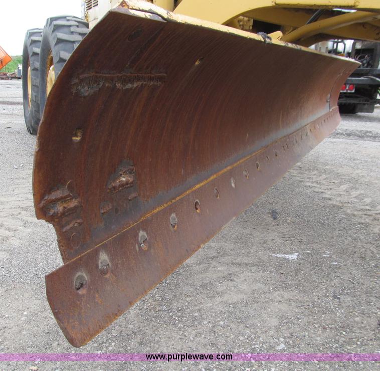 image for item D7376 1962 Caterpillar 12E motor grader