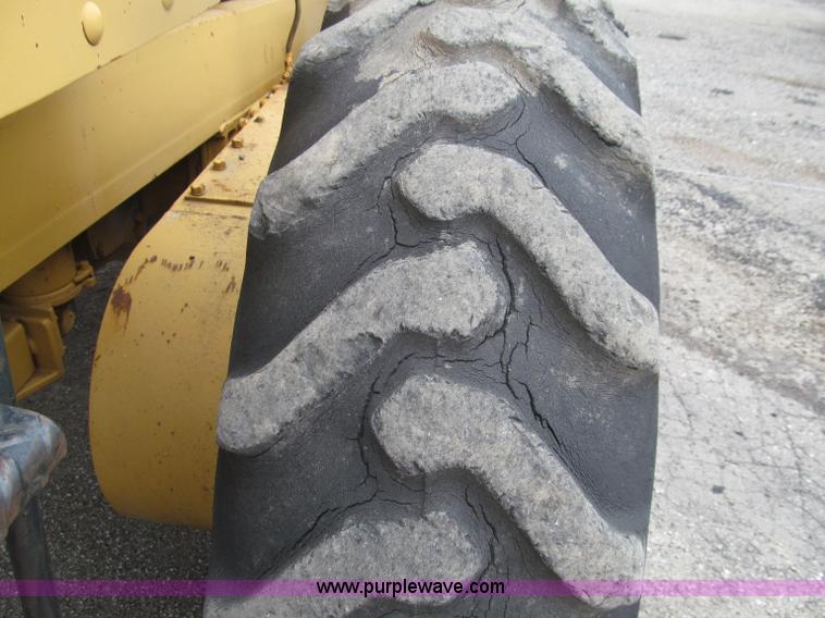 image for item D7376 1962 Caterpillar 12E motor grader