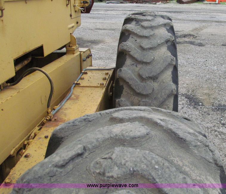 image for item D7376 1962 Caterpillar 12E motor grader