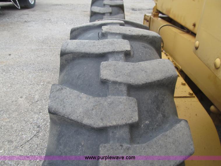 image for item D7376 1962 Caterpillar 12E motor grader