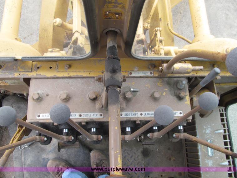 image for item D7376 1962 Caterpillar 12E motor grader