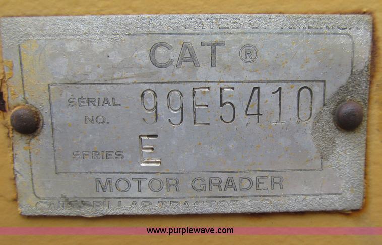 image for item D7376 1962 Caterpillar 12E motor grader