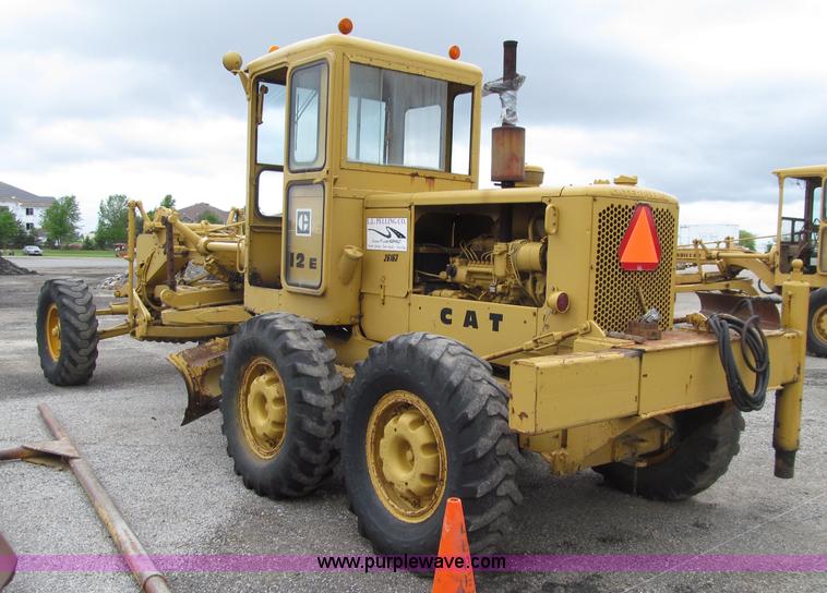 image for item D7377 1963 Caterpillar 12E motor grader