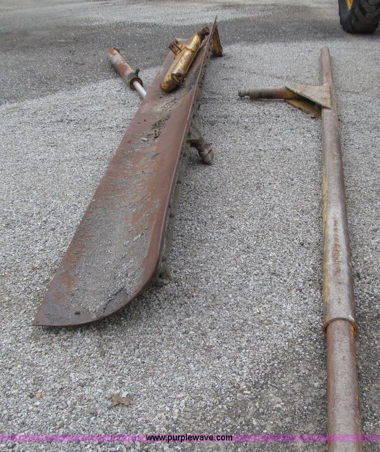 image for item D7377 1963 Caterpillar 12E motor grader