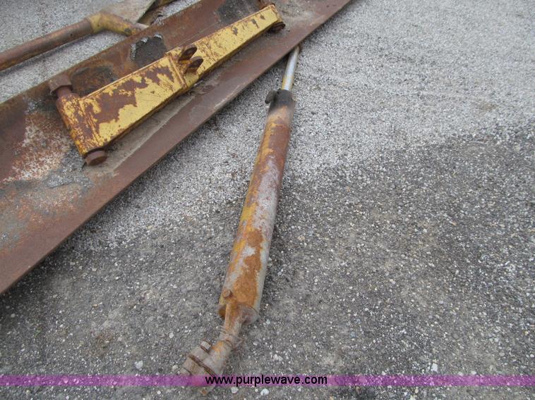 image for item D7377 1963 Caterpillar 12E motor grader