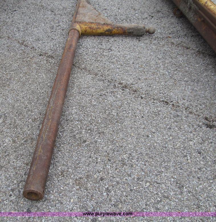 image for item D7377 1963 Caterpillar 12E motor grader