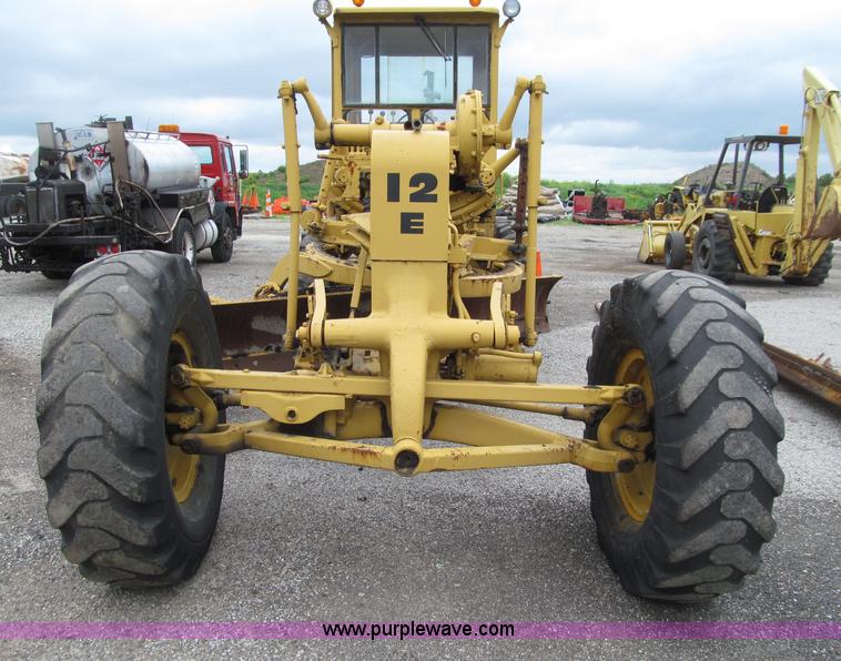 image for item D7377 1963 Caterpillar 12E motor grader