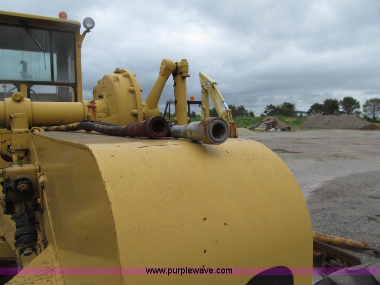 image for item D7377 1963 Caterpillar 12E motor grader