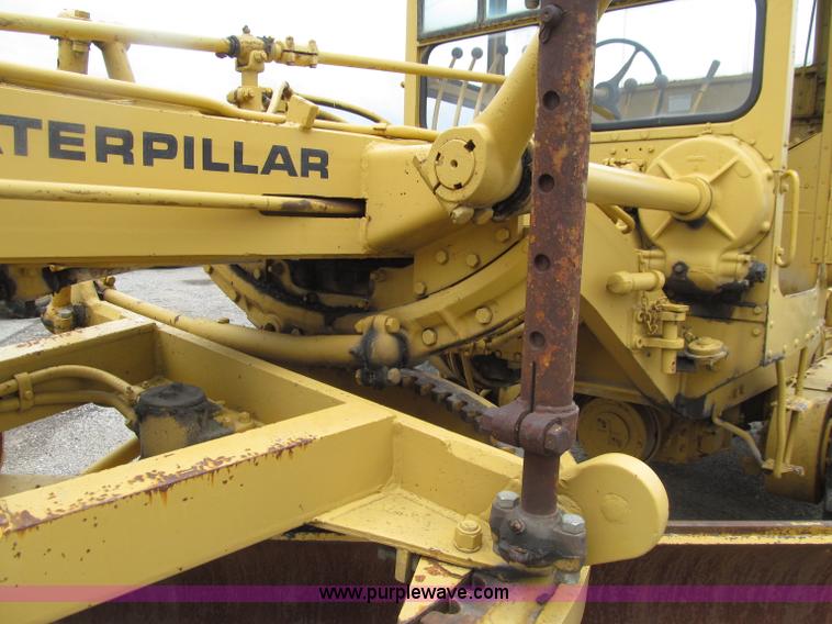 image for item D7377 1963 Caterpillar 12E motor grader