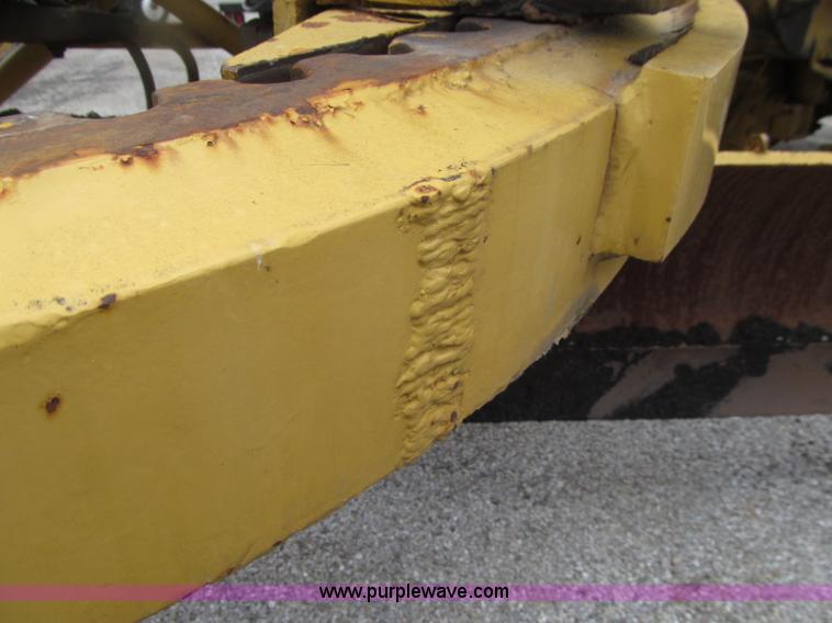 image for item D7377 1963 Caterpillar 12E motor grader