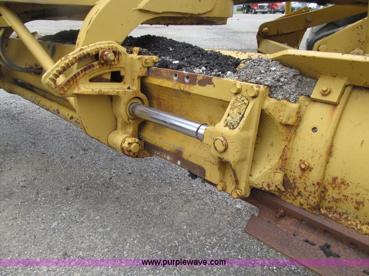image for item D7377 1963 Caterpillar 12E motor grader