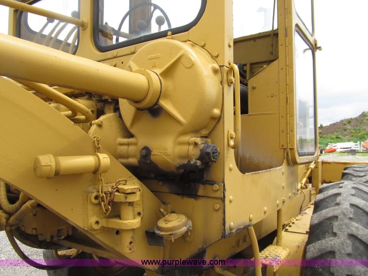 image for item D7377 1963 Caterpillar 12E motor grader