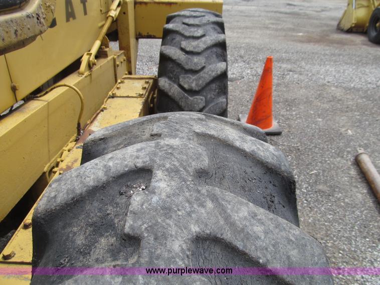 image for item D7377 1963 Caterpillar 12E motor grader