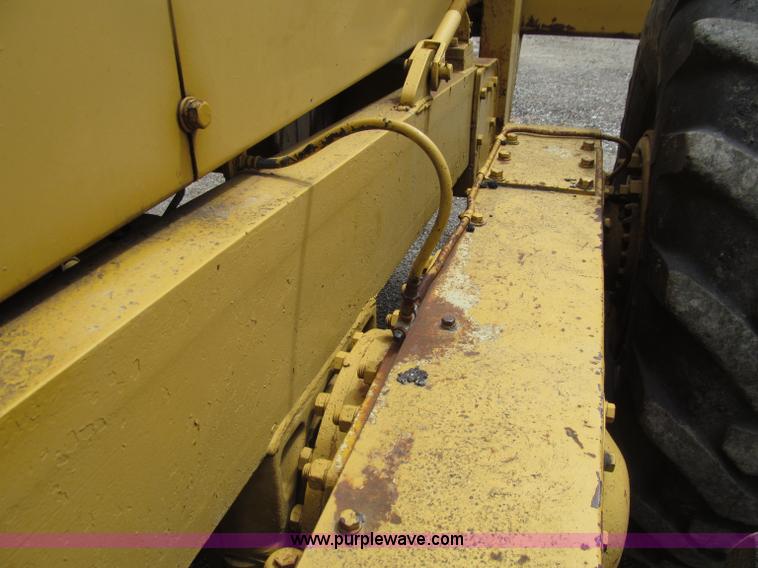 image for item D7377 1963 Caterpillar 12E motor grader
