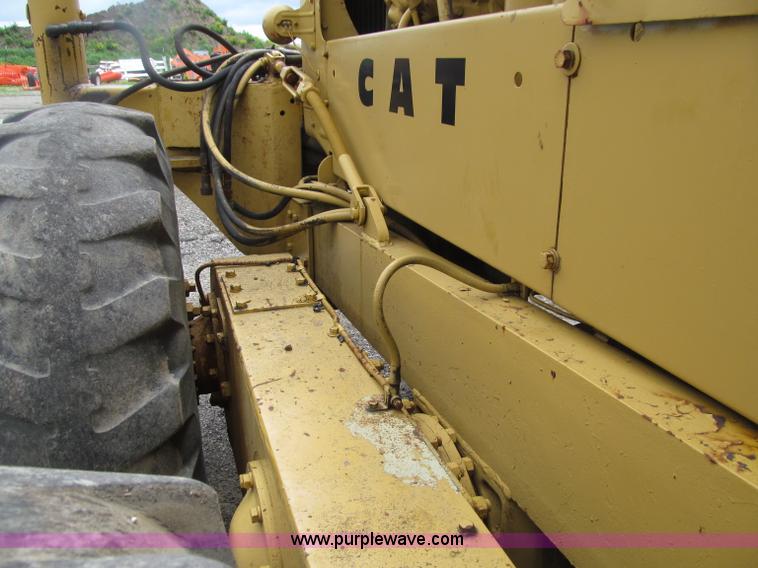 image for item D7377 1963 Caterpillar 12E motor grader