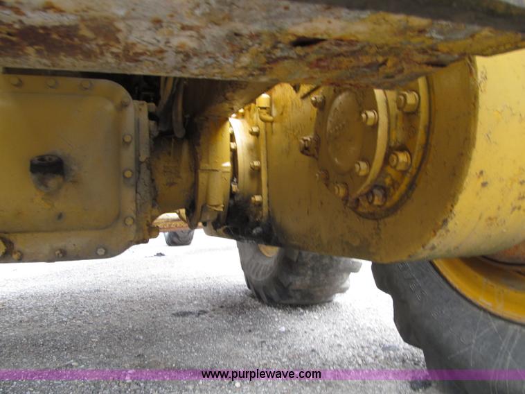 image for item D7377 1963 Caterpillar 12E motor grader