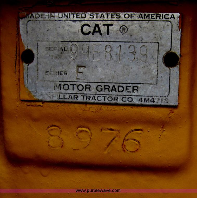 image for item D7377 1963 Caterpillar 12E motor grader