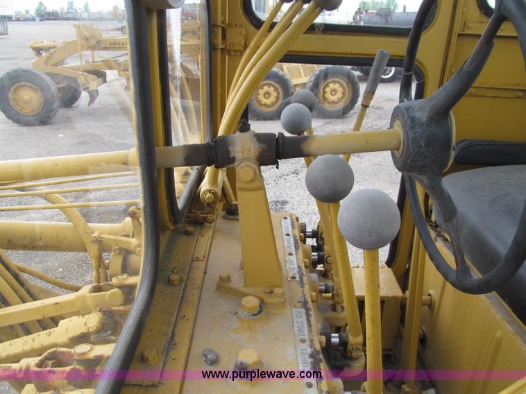 image for item D7377 1963 Caterpillar 12E motor grader