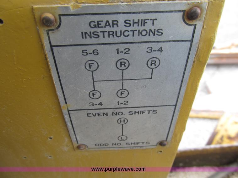 image for item D7377 1963 Caterpillar 12E motor grader