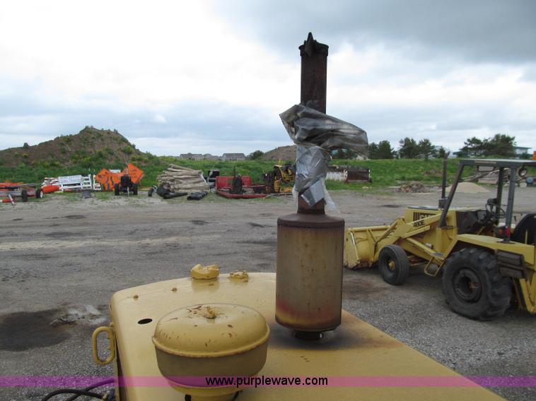 image for item D7377 1963 Caterpillar 12E motor grader