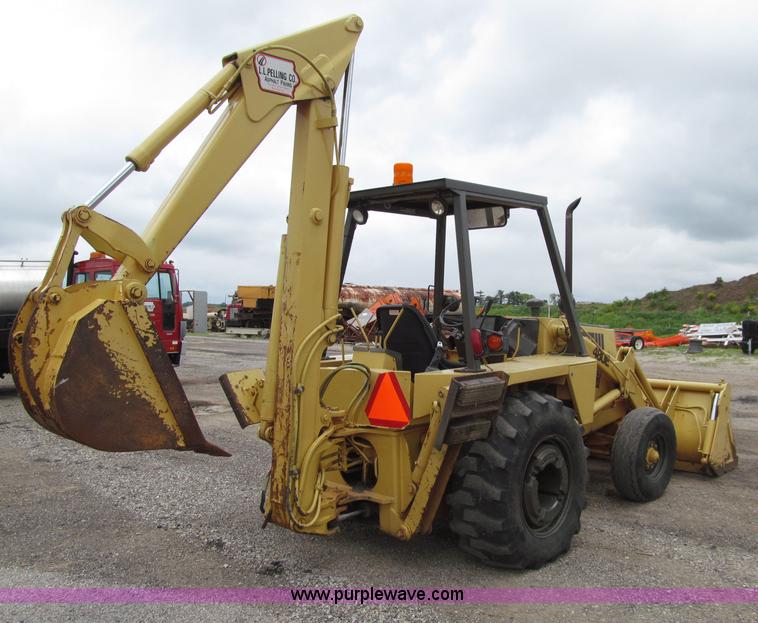 image for item D7378 1989 Case 480E backhoe