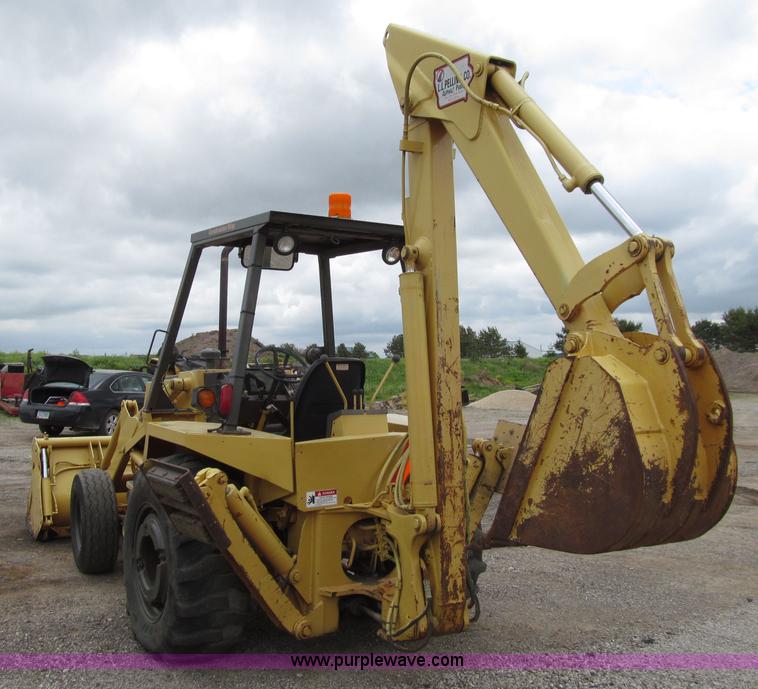 image for item D7378 1989 Case 480E backhoe