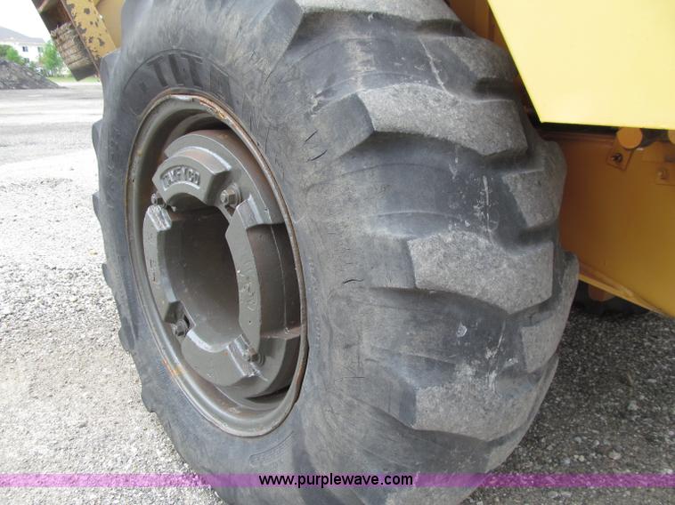 image for item D7378 1989 Case 480E backhoe