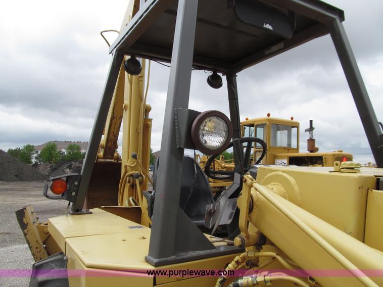 image for item D7378 1989 Case 480E backhoe