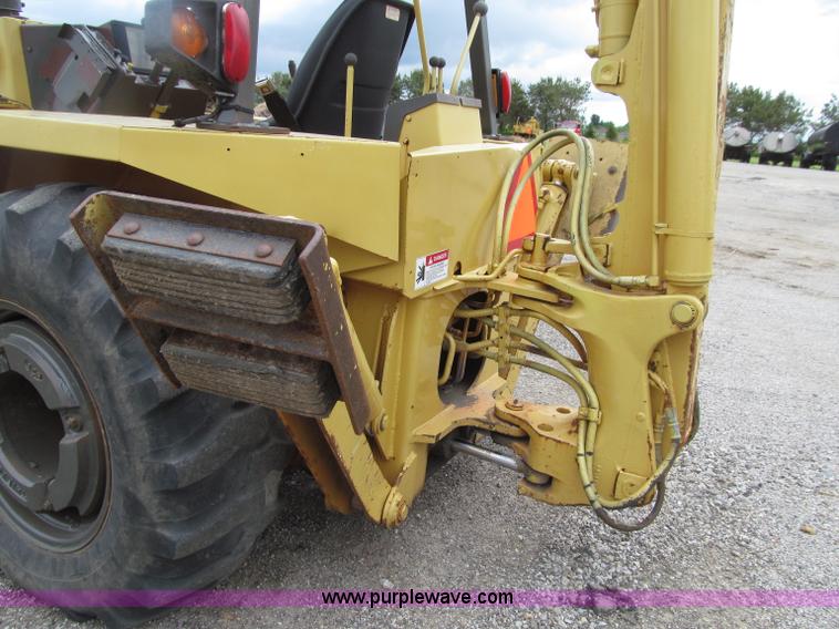 image for item D7378 1989 Case 480E backhoe
