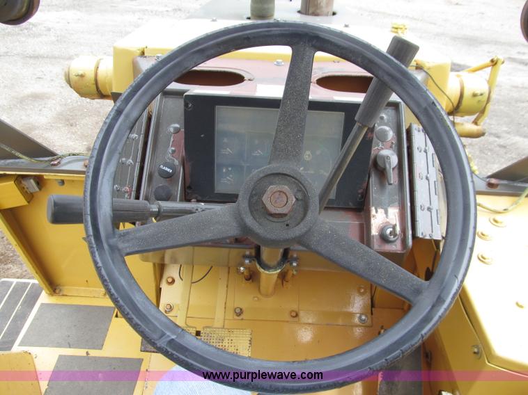 image for item D7378 1989 Case 480E backhoe