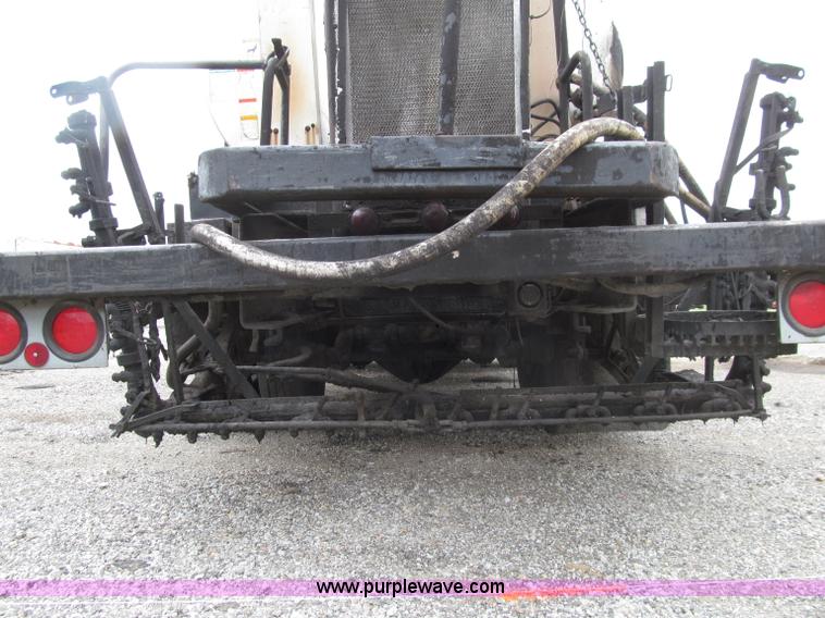 image for item D7379 1988 Volvo FE615 distributor truck