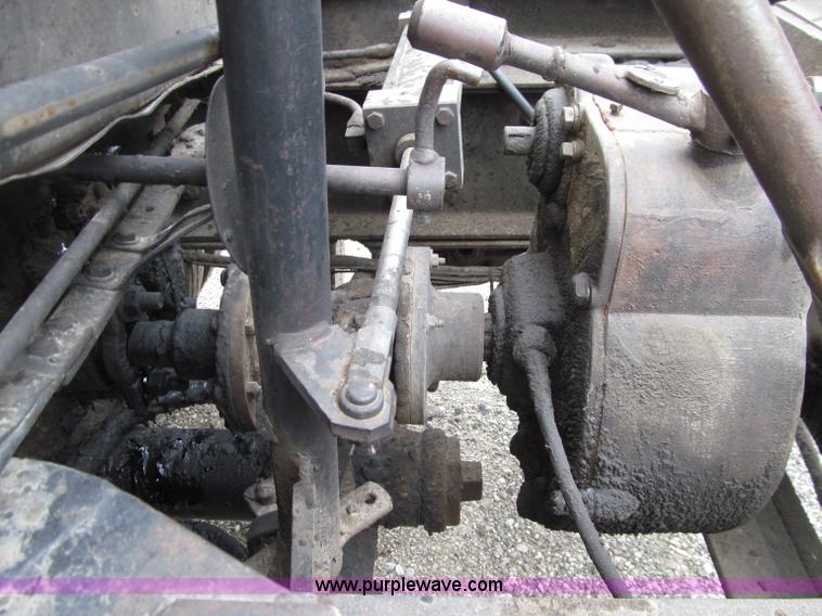 image for item D7379 1988 Volvo FE615 distributor truck
