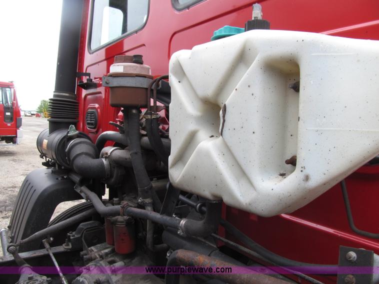 image for item D7379 1988 Volvo FE615 distributor truck