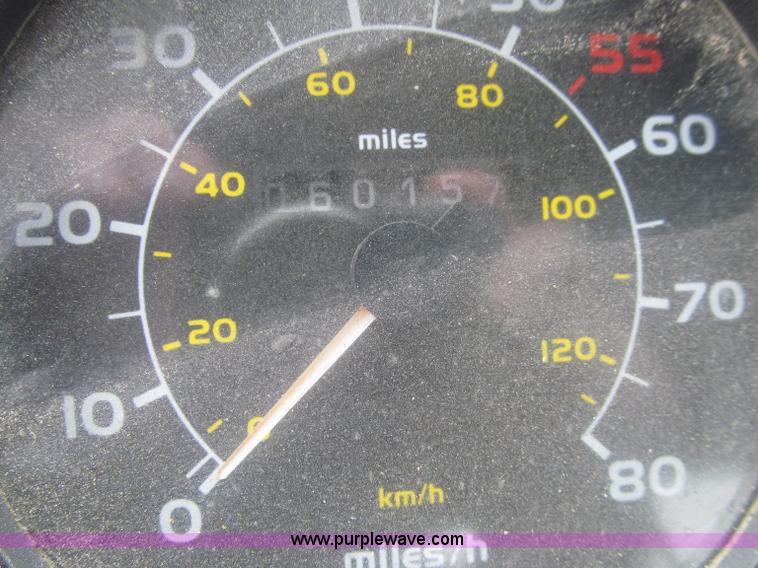 image for item D7379 1988 Volvo FE615 distributor truck